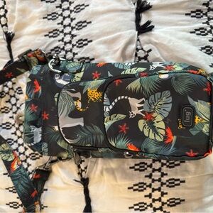 Lug Huggie water bottle bag Wildlife Black Jungle Print Crossbody Bag NWOT